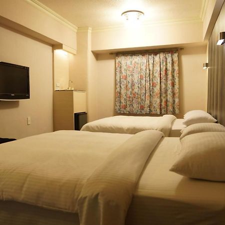 Ying Dai Hotel Тайнань Экстерьер фото