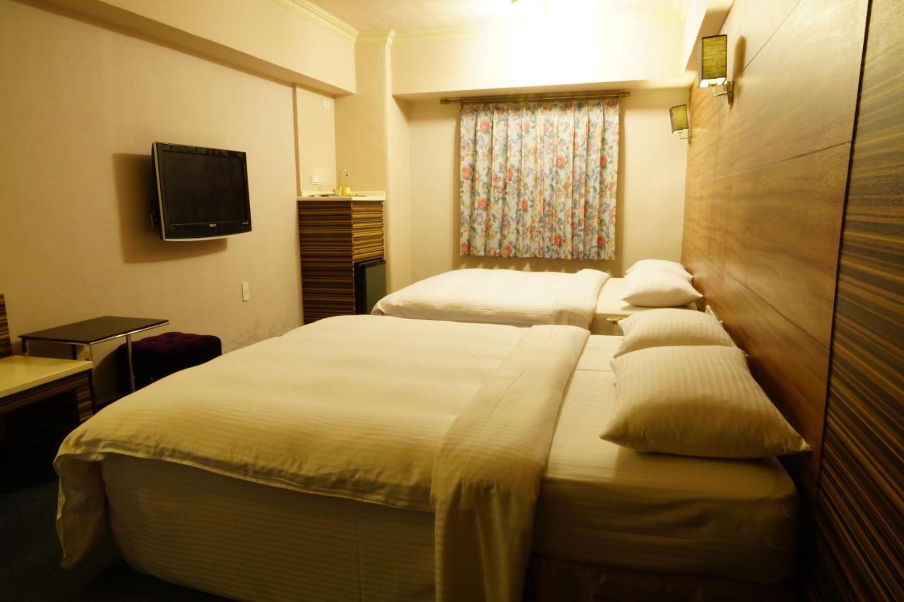 Ying Dai Hotel Тайнань Экстерьер фото